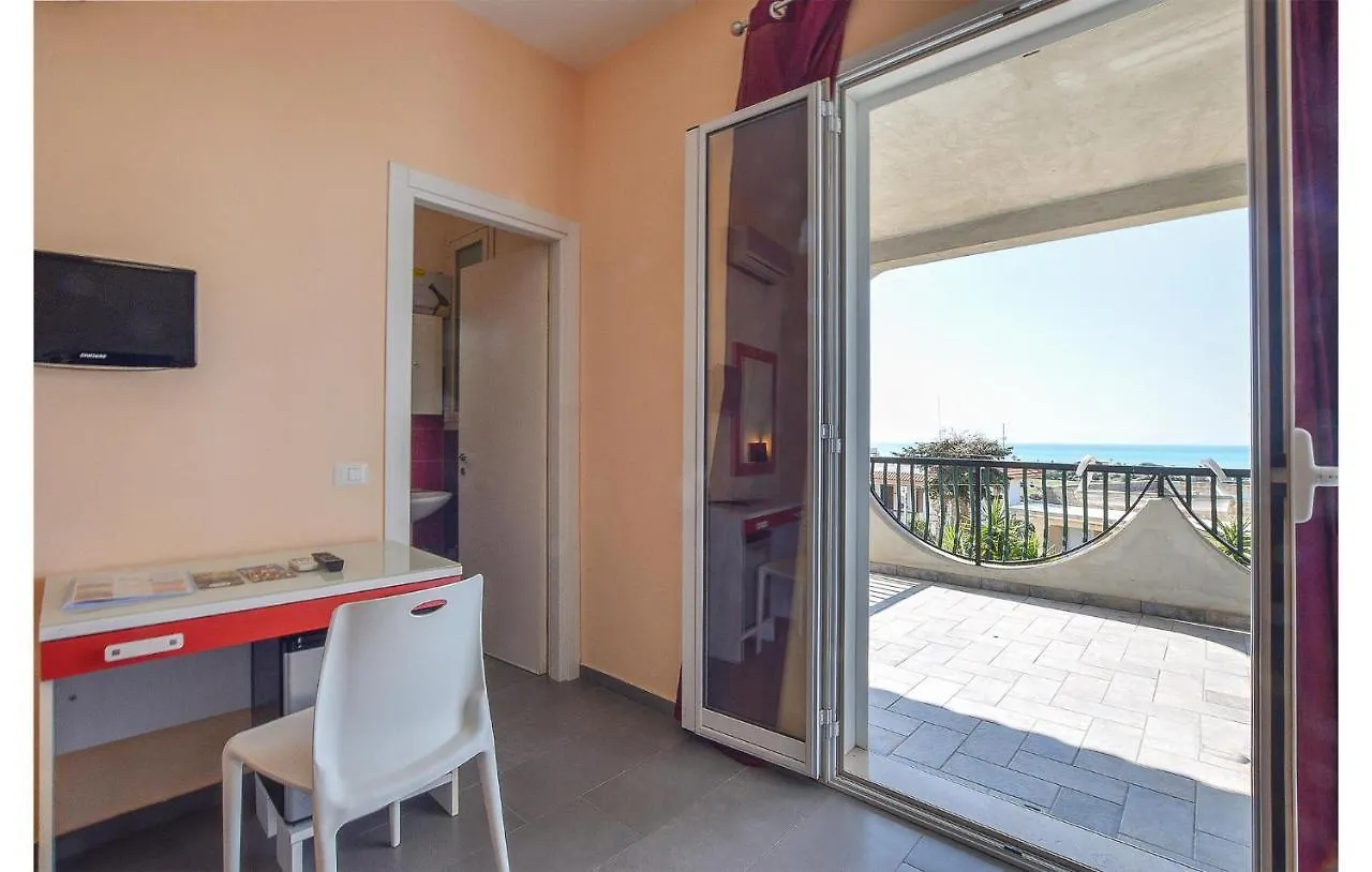 Cozy Home In Scicli With Outdoor Swimming Pool 0*,